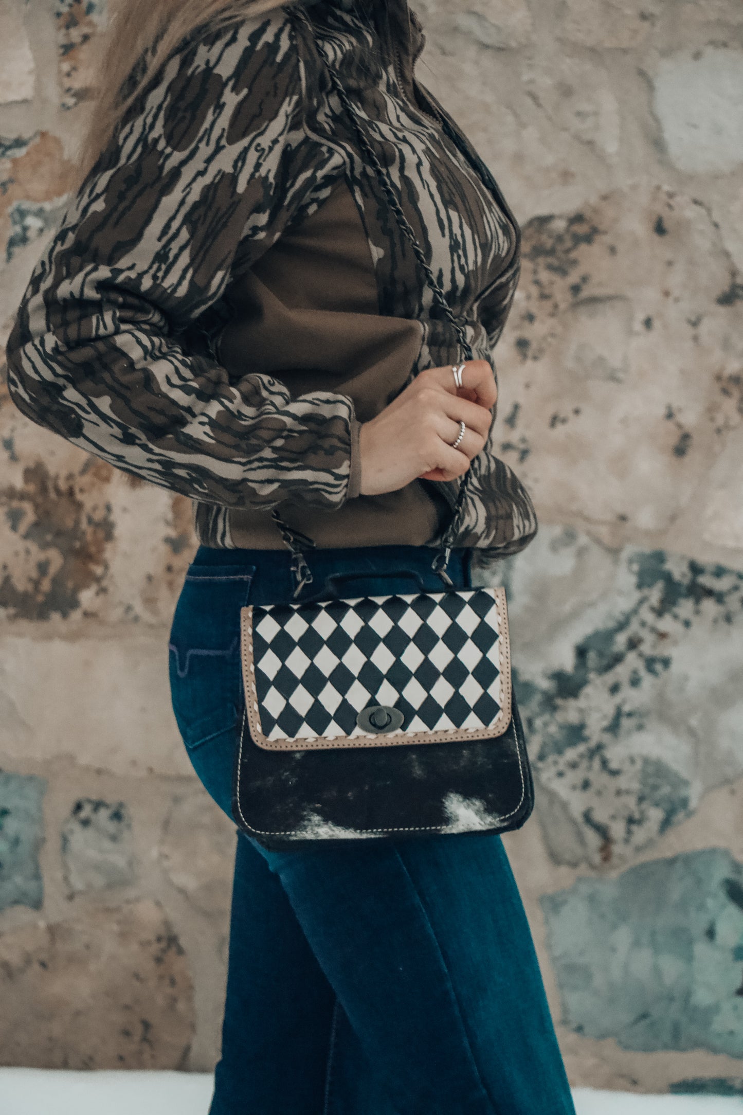 Eight Second Crossbody